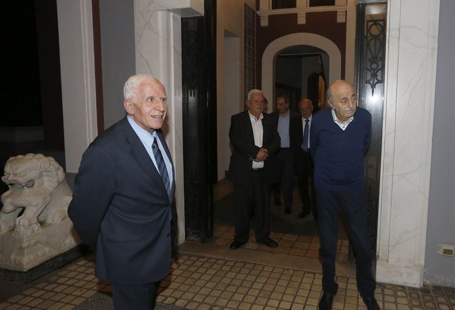 جنبلاط يُحذّر من "الإنخراط في الجيش الإسرائيلي"