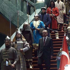 عيد ميلاد أردوغان.. احتفال يثير احتجاجات وتهديدات