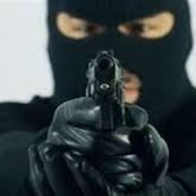 مجهولون سرقوا شخصين على طريق الطيبة البقاعية