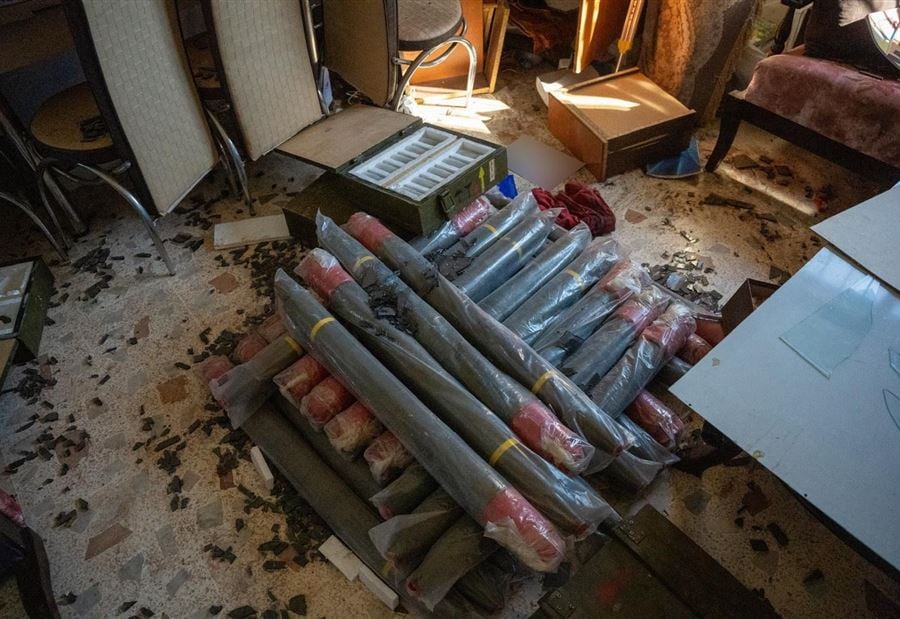 "داخل رياض أطفال"... إسرائيل "تزعم" العثور على أسلحة لحزب الله جنوبًا! (فيديو)