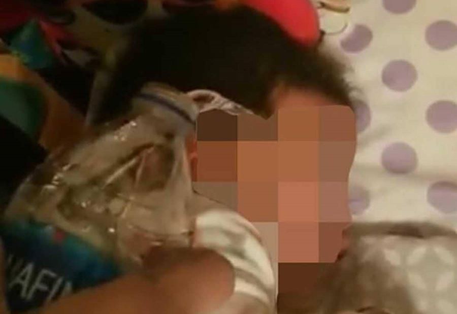 حاولت إغراق رضيعتها.. ثم نشرت المقطع "الصادم"