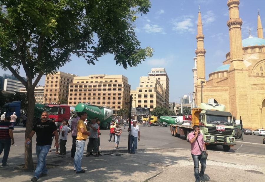 بالفيديو: شاحناتٌ تتجمّع في وسط بيروت... وتقطعُ الطرقات بالفيديو: شاحناتٌ تتجمّع في وسط بيروت... وتقطعُ الطرقات