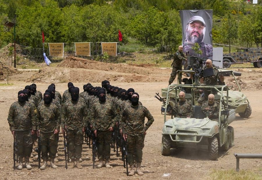 بين تجنيد المقاتلين وإعادة التسلّح... حزب الله بدأ بـ"العودة" بين تجنيد المقاتلين وإعادة التسلّح... حزب الله بدأ بـ"العودة"