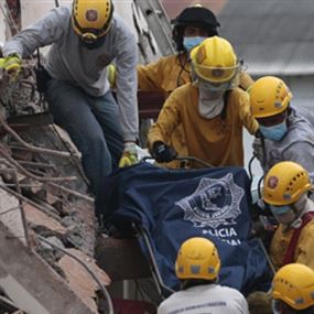 ارتفاع جديد بعدد قتلى زلزال الإكوادور ارتفاع جديد بعدد قتلى زلزال الإكوادور