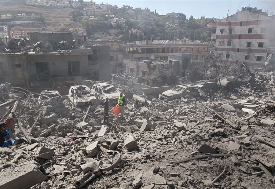 المجزرة الثانية بأقل من 48 ساعة... استشهاد 13 شخصًا في غارة على النبطية! المجزرة الثانية بأقل من 48 ساعة... استشهاد 13 شخصًا في غارة على النبطية!