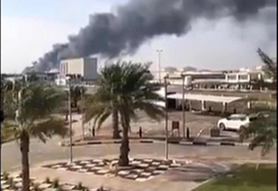 اللقطات الأولى من الانفجار والحرائق في أبو ظبي (فيديو)