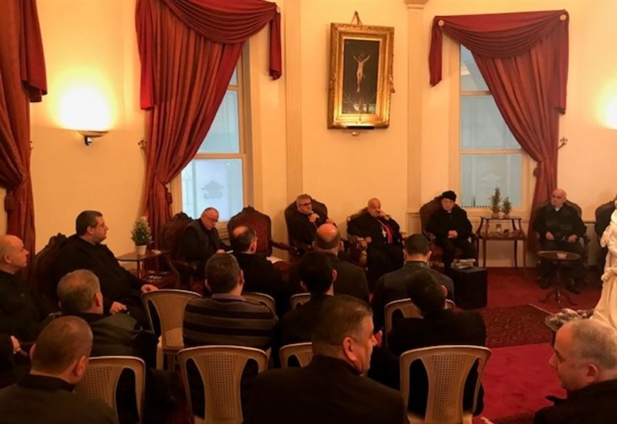 "خلية عمل في جميع الرعايا لجمع التبرعات!" "خلية عمل في جميع الرعايا لجمع التبرعات!"