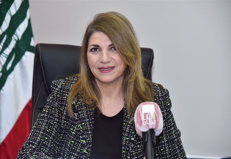 وزيرة العدل "وسيطة"