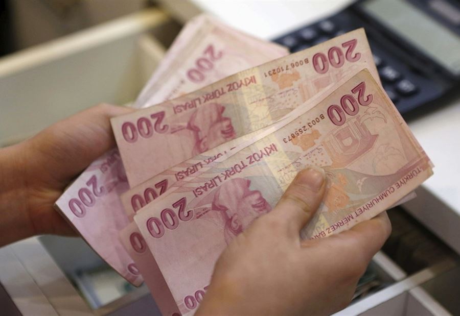 "فيتش" تخفض تصنيف تركيا الائتماني