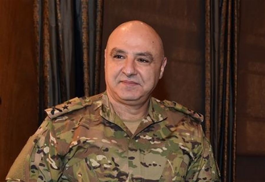 "لماذا التصويب بهذه الطريقة على قائد الجيش؟"