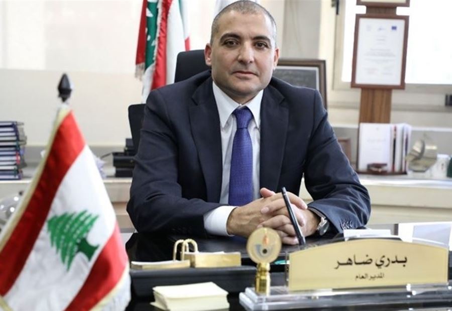 ضاهر يوقف 25 مخلصا جمركيا عن العمل