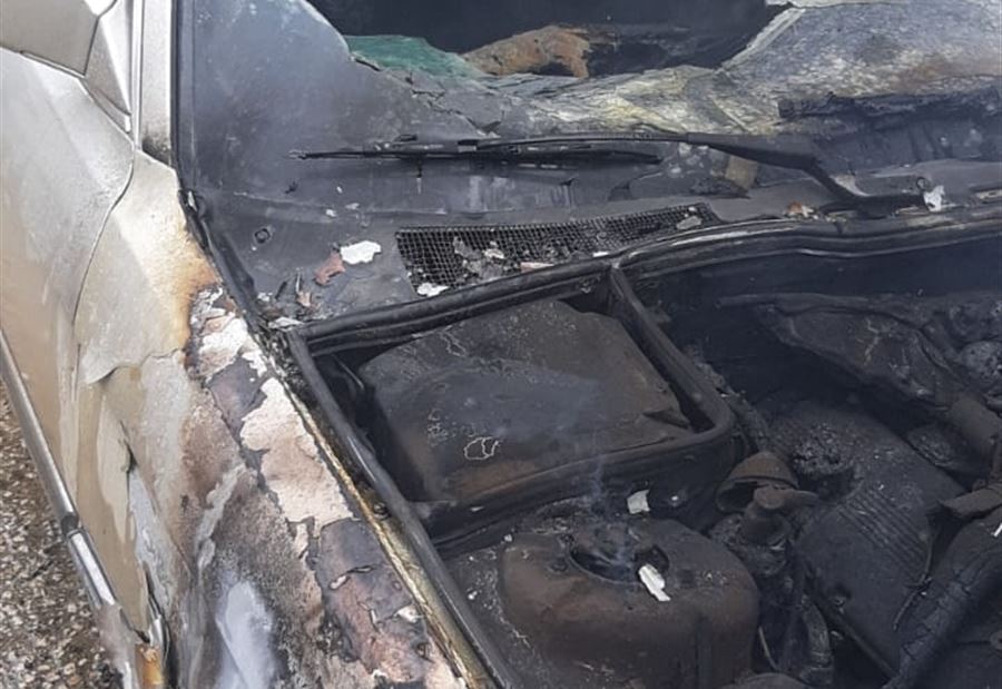 حريق في سيارة بإحتكاك كهربائي في مشحا العكارية