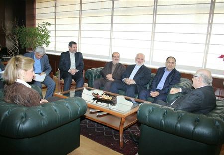 جريج: لتبادل الخبرات الإعلامية مع ايران