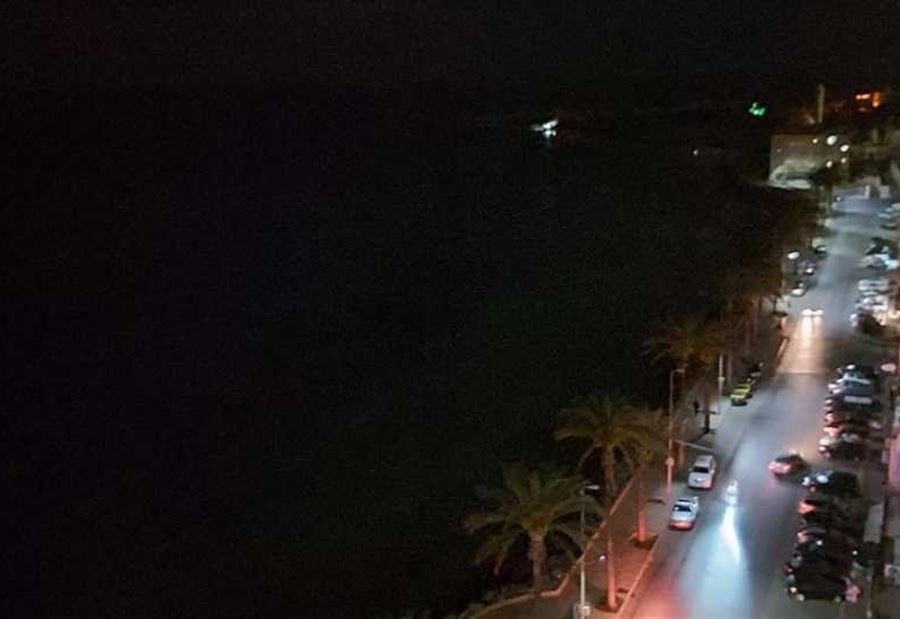 إخلاء كورنيش صور البحري مساءً 