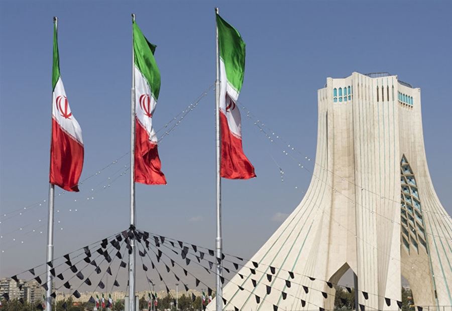 "كورونا" يقتلُ سفيرًا إيرانيًا سابقًا... ويُصيب نائبة روحاني