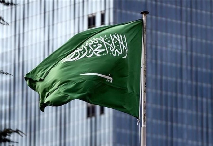 أميرٌ سعوديٌّ يسخرُ من "الضربةِ الصاروخيةِ الإيرانيةِ" أميرٌ سعوديٌّ يسخرُ من "الضربةِ الصاروخيةِ الإيرانيةِ"