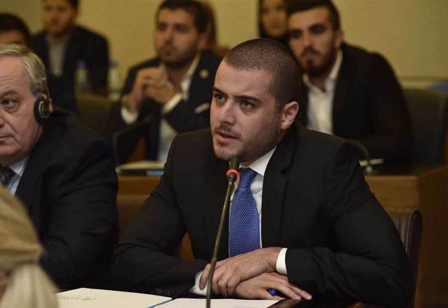 فتفت يطالب برفع الحصانة عن رأس الهرم فتفت يطالب برفع الحصانة عن رأس الهرم