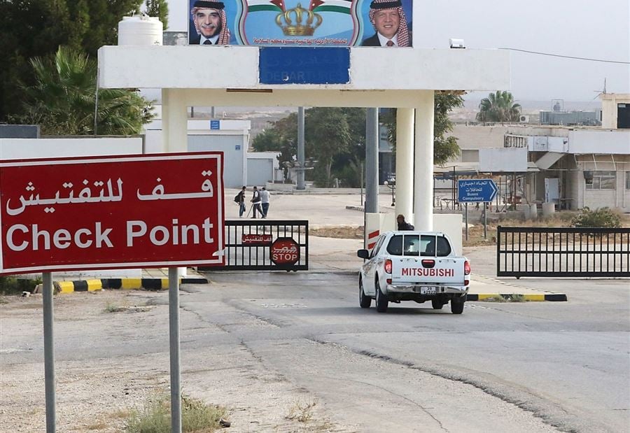 بعد سيطرة المعارضة على الحدود السورية... الأردن يغلق "معبر جابر"!