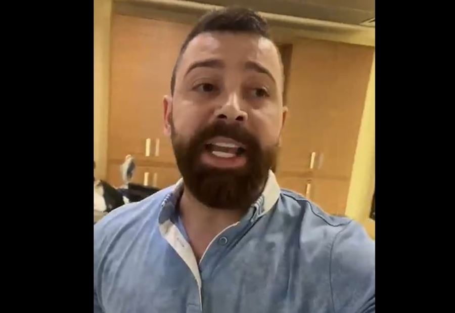 "لن أخرج إلا جثّة"... مودع يحتجز مدير فرع بانتظار الإفراج عن وديعته!