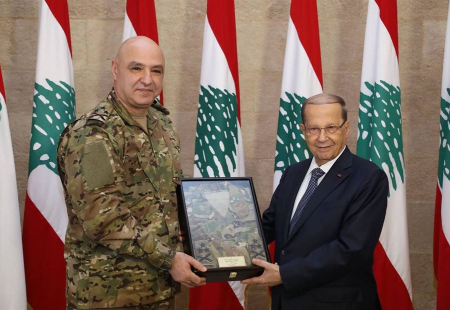 الرئيس يَرعَى ويَحرص والجيش يفاوِض ويَحرس