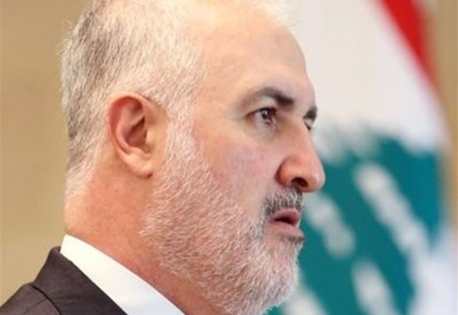 عزيز ضيفاً في القاعة الرئيسية