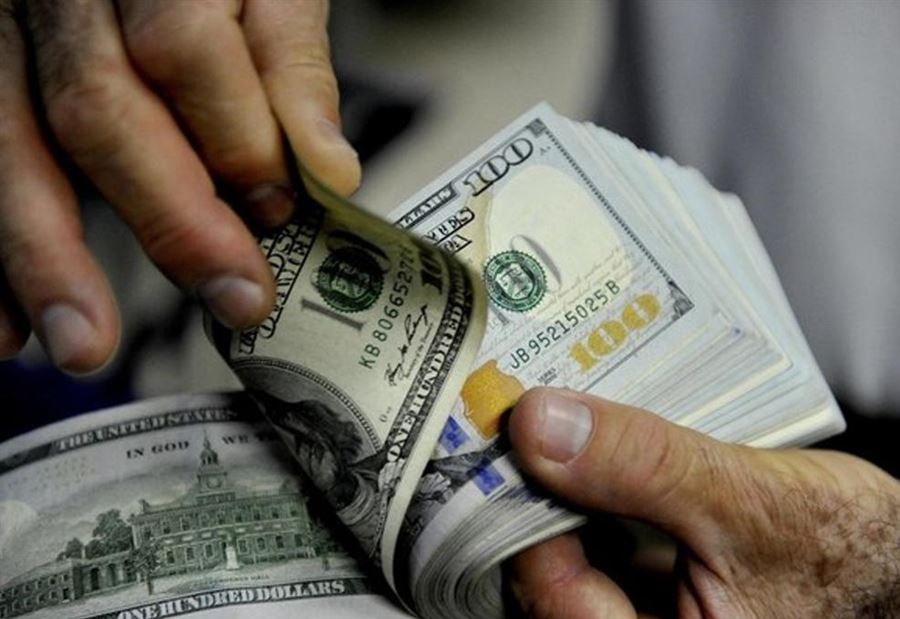 إنخفاض سعر الدولار في السوق السوداء 