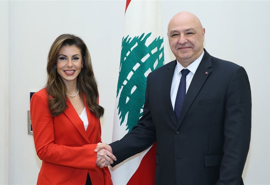 من قصر بعبدا إلى مواقع التواصل: خاتم نجمة داوود يثير الغضب! (صورة)