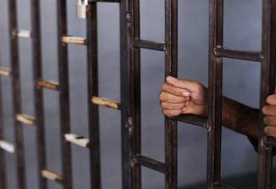 إصابة 8 سجناء بإشكالٍ في سجن أميون إصابة 8 سجناء بإشكالٍ في سجن أميون