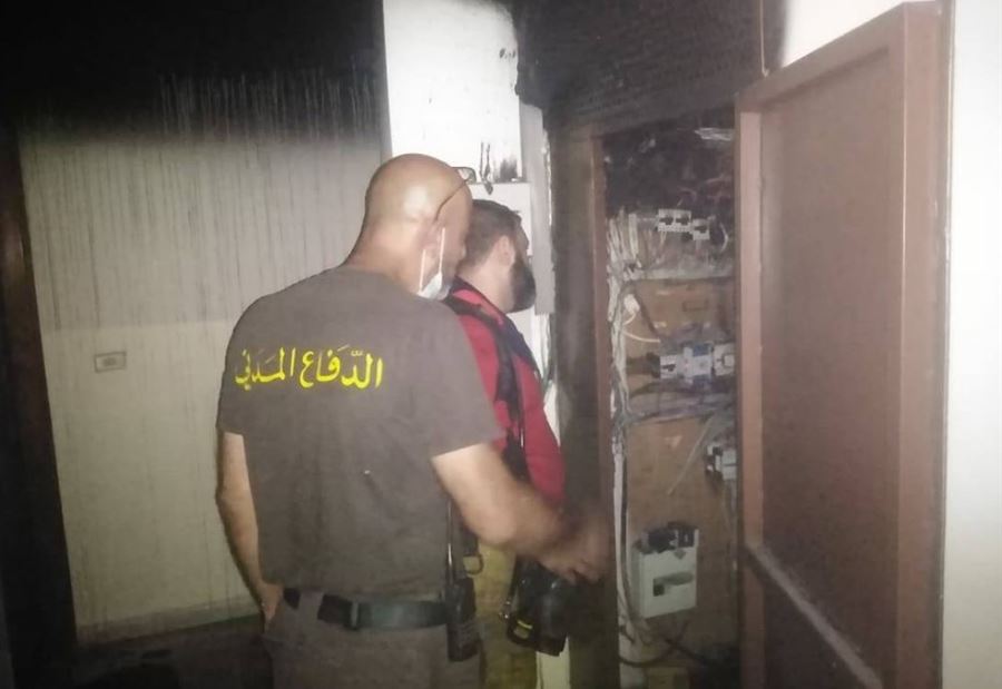بالصور: حريقٌ بمبنى سكني في الحدت... و3 إصابات  بالصور: حريقٌ بمبنى سكني في الحدت... و3 إصابات
