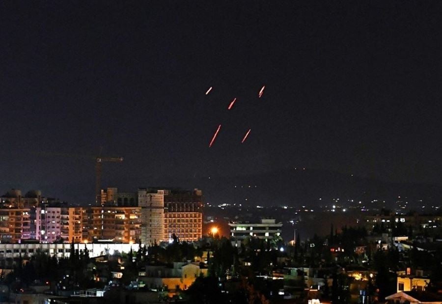 قصفٌ إسرائيلي جديد على سوريا! (فيديو) قصفٌ إسرائيلي جديد على سوريا! (فيديو)