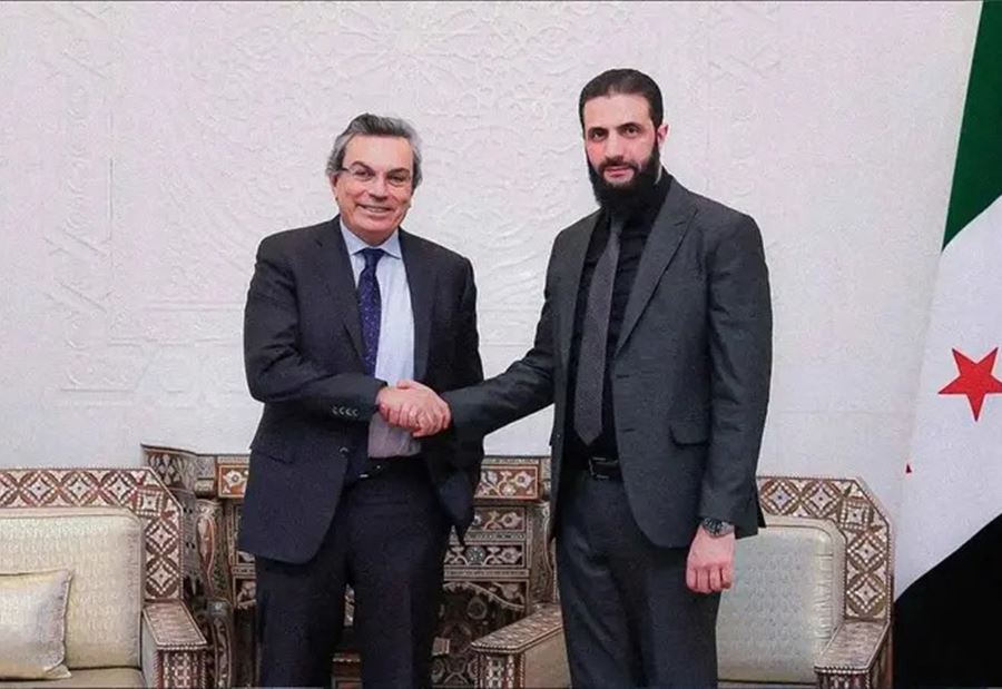 يحمل الجنسية البريطانية... مرشح "مفاجئ" لرئاسة الحكومة السورية يحمل الجنسية البريطانية... مرشح "مفاجئ" لرئاسة الحكومة السورية
