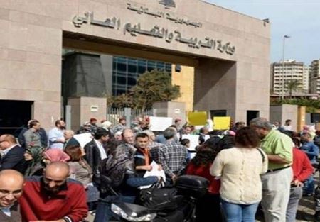 حراك المتعاقدين يدعو الى اجتماع طارىء 