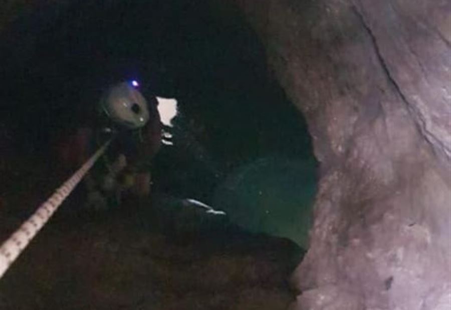 بالفيديو والصور: انقاذ هرة محتجزة داخل بئر في البترون