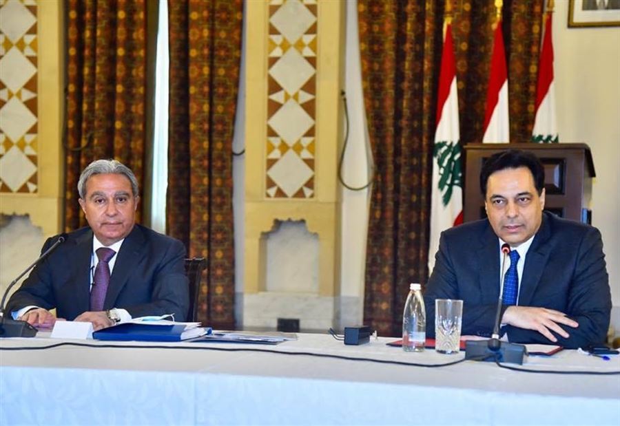 حين وُضع "كتاب الإستقالة" على طاولة حسّان دياب