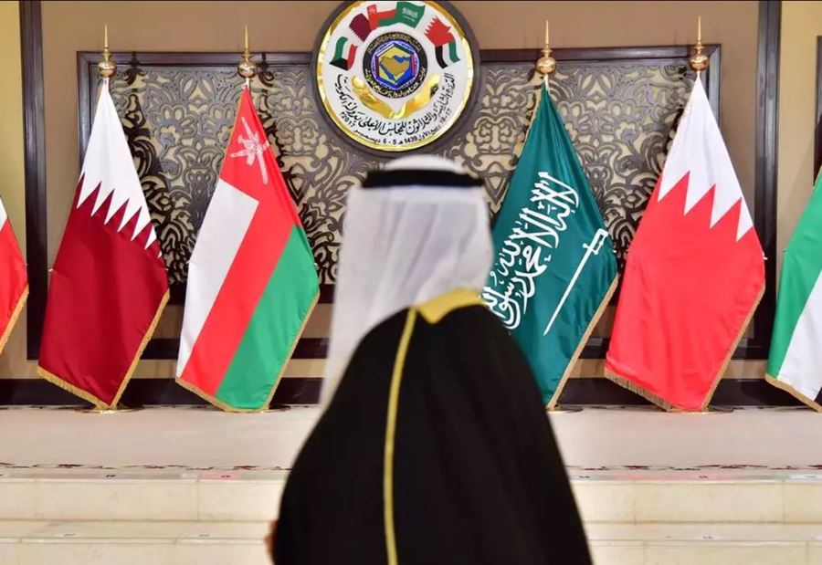 تقرير: دولة خليجية تساعد إسرائيل على تجنيد جواسيس لبنانيين