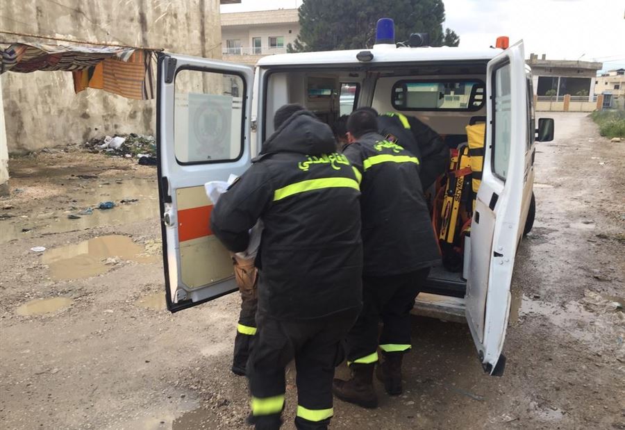 بالصورة: جثة سوري على طريق دير زنون -رياق 