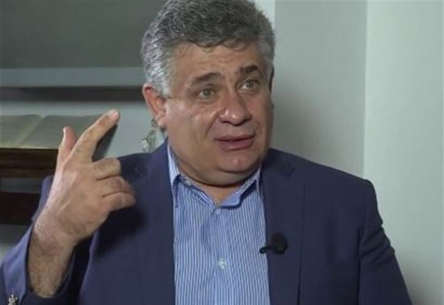 ضو: تدابير المطار تخيفنا!