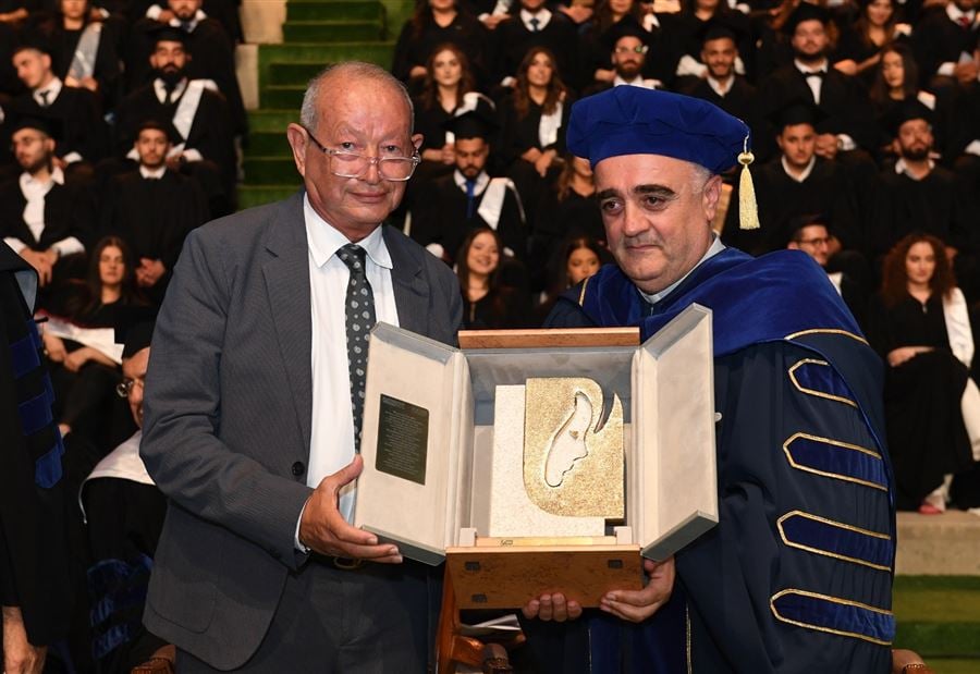حفل التخرج الـ33 لطلاب الـNDU... الأب بشارة الخوري: كونوا أنتُم صمّامَ الأمانِ للبنانَ 