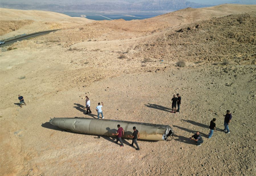 توتر وترقب بعد المكالمة.. هل اقتربت لحظة الحسم مع إيران؟ توتر وترقب بعد المكالمة.. هل اقتربت لحظة الحسم مع إيران؟