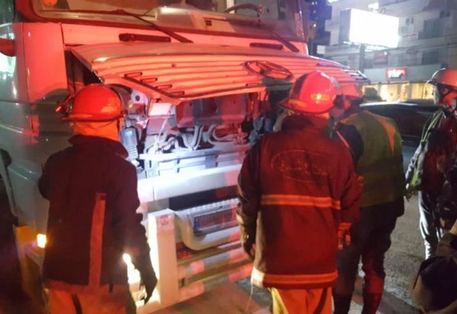 بالصور: حريق داخل شاحنة في جونية