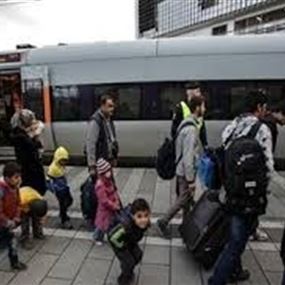 حملة سويدية تطلب تربية اللاجئين جنسيًا حملة سويدية تطلب تربية اللاجئين جنسيًا