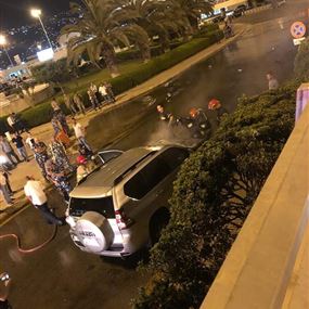 بالصورة: احتراق سيارة عند مدخل المطار