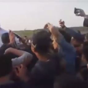 بالفيديو: رشق موكب المبعوث القطري إلى غزة بالحجارة