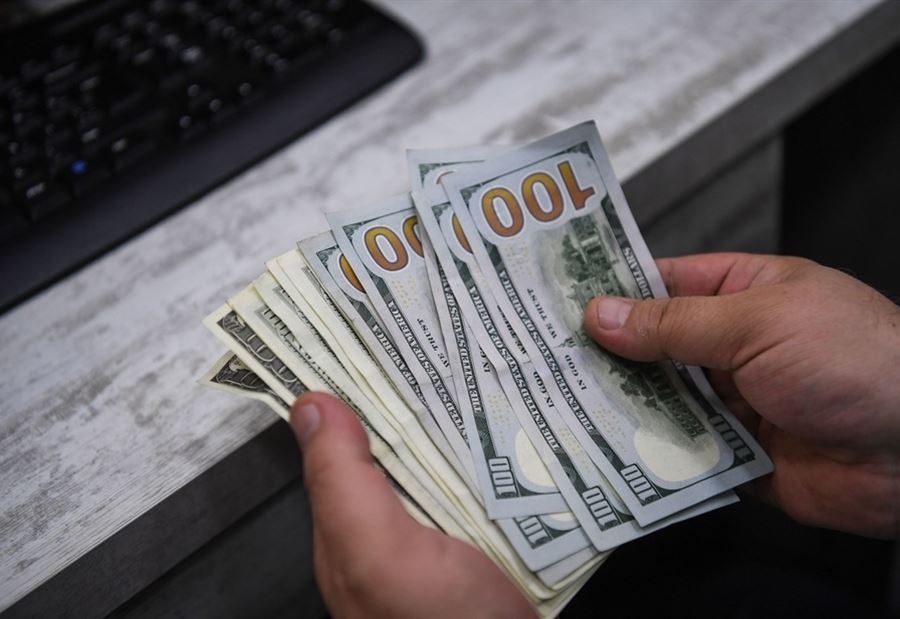 كيف أقفل سعر الدولار في السوق السوداء؟