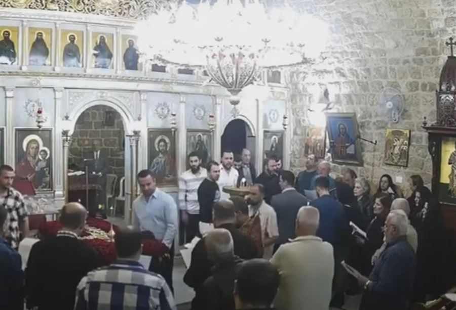 كاهن كفرحبو: "بيت الله ما بيتسكّر ولو سكّر البلد"!