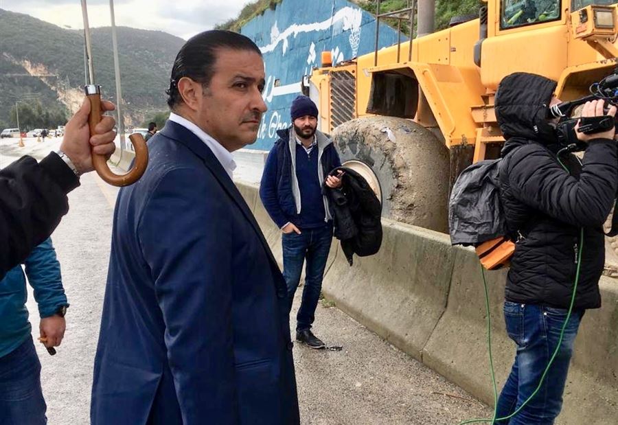 سعد تفقد الانهيارات في حامات: الاشغال تقوم بدورها