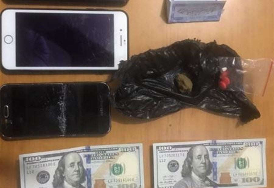 في ضهر البيدر... ضبط دولارات مزيفة و"حشيشة"