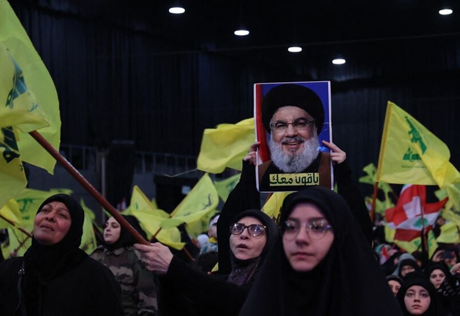 من طهران... تصريحات لابنة نصر الله عن "المرأة اللبنانية"