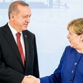 ميركل لا ترى حاجة ملحة لدعم الليرة التركية ماليا
