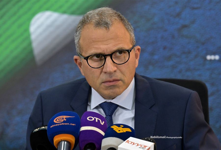 عتب على باسيل